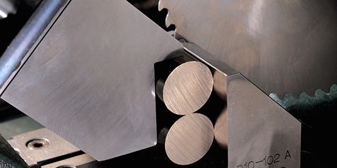 Precision automatic saw for short brass tube